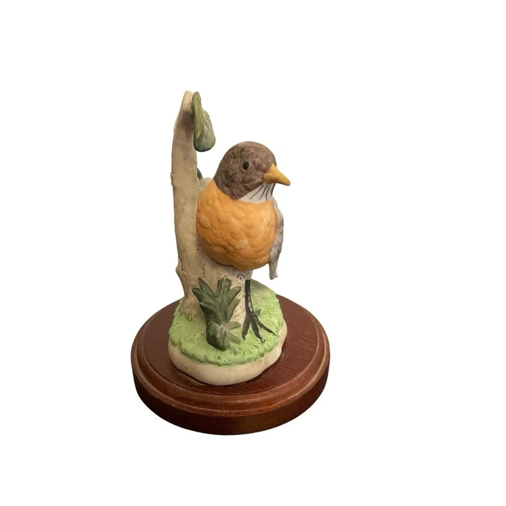 Vintage 1989 The Good Company Woodland Robin Bird Porcelain Figurine Wood Base